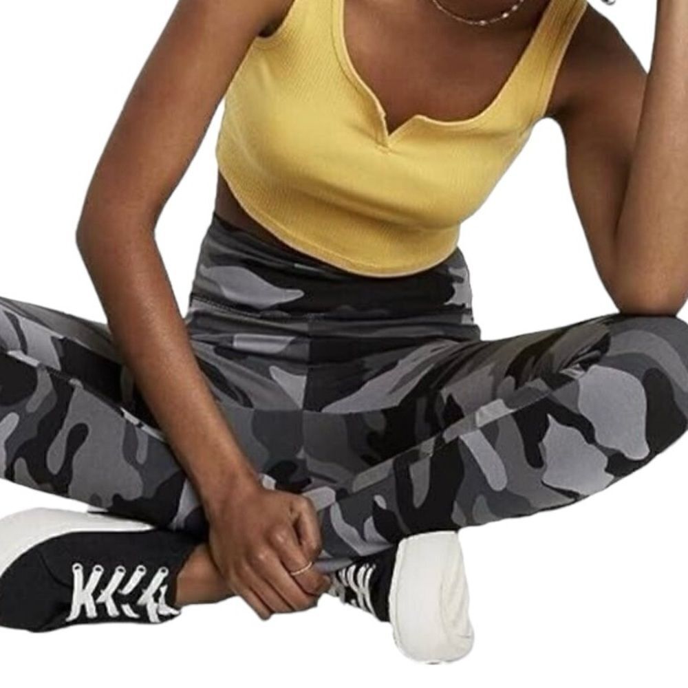 Wild Fable Women’s High Rise Leggings Black\Gray Camo Size Medium